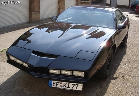 Replika des Wunderautos K.I.T.T. aus der TV-Serie Knight Rider mit David Hasselhoff
